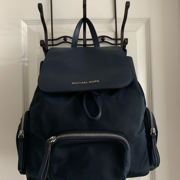 Michael Kors cargo flap backpack - Picture 2 of 9
